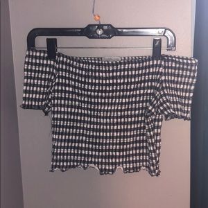 Off the shoulder crop top!!🤩